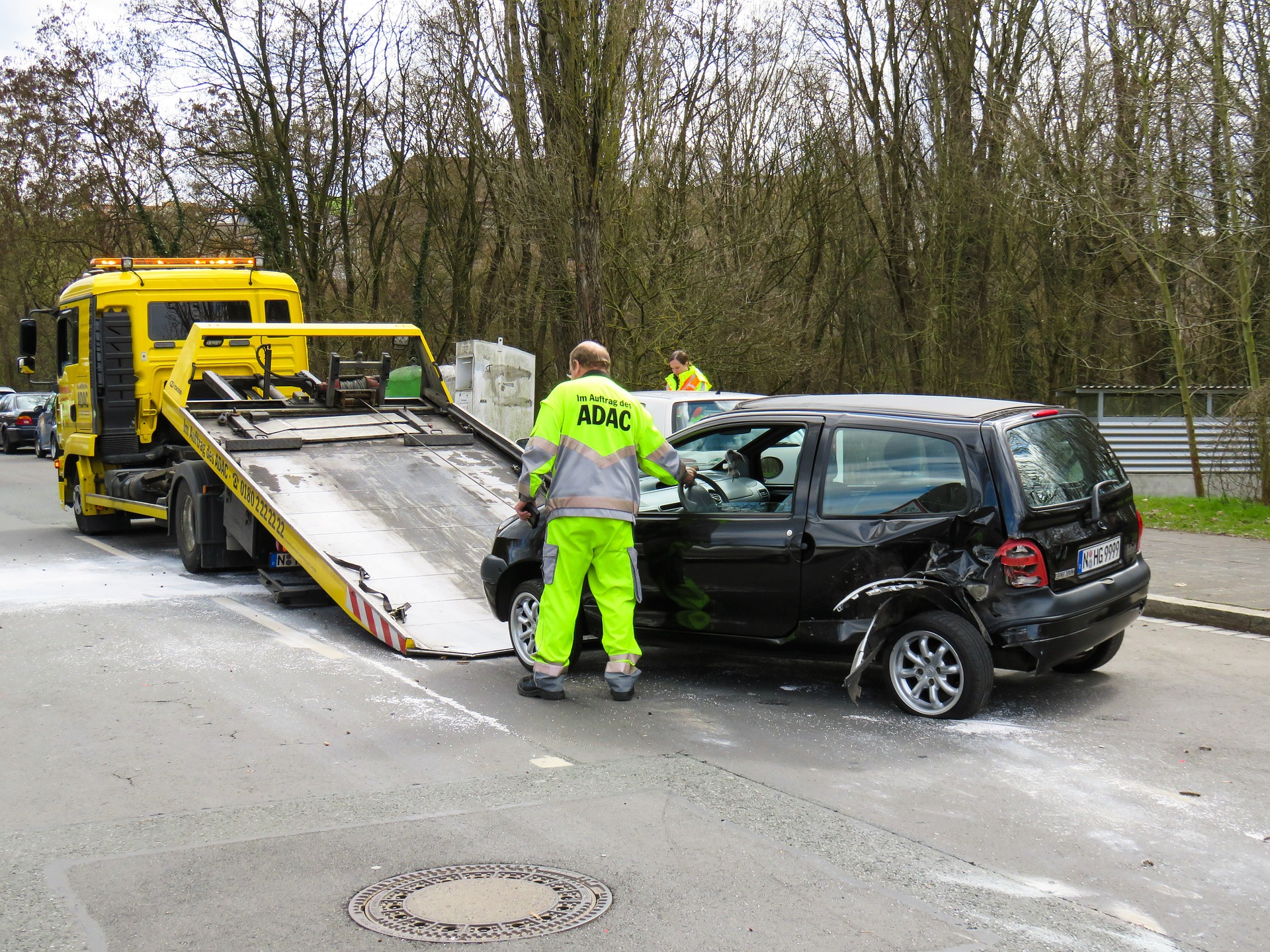 Flatbed Vs Wheel Lift Tow Truck: What's The Difference?